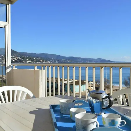 3 Pieces Avec Parking, Animaux Admis, - Fr-1-251-374 Lägenhet Le Lavandou