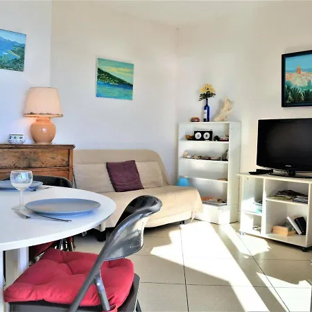 3 Pieces Avec Parking, Animaux Admis, - Fr-1-251-374 Le Lavandou