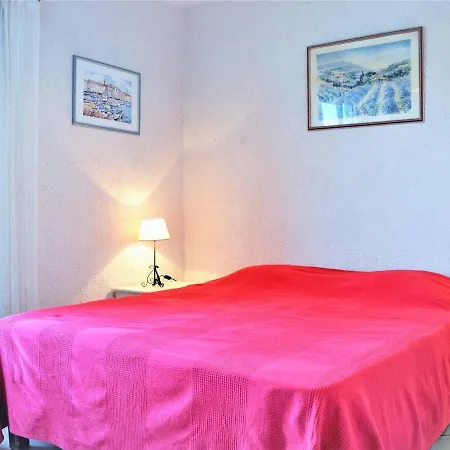 3 Pieces Avec Parking, Animaux Admis, - Fr-1-251-374 *